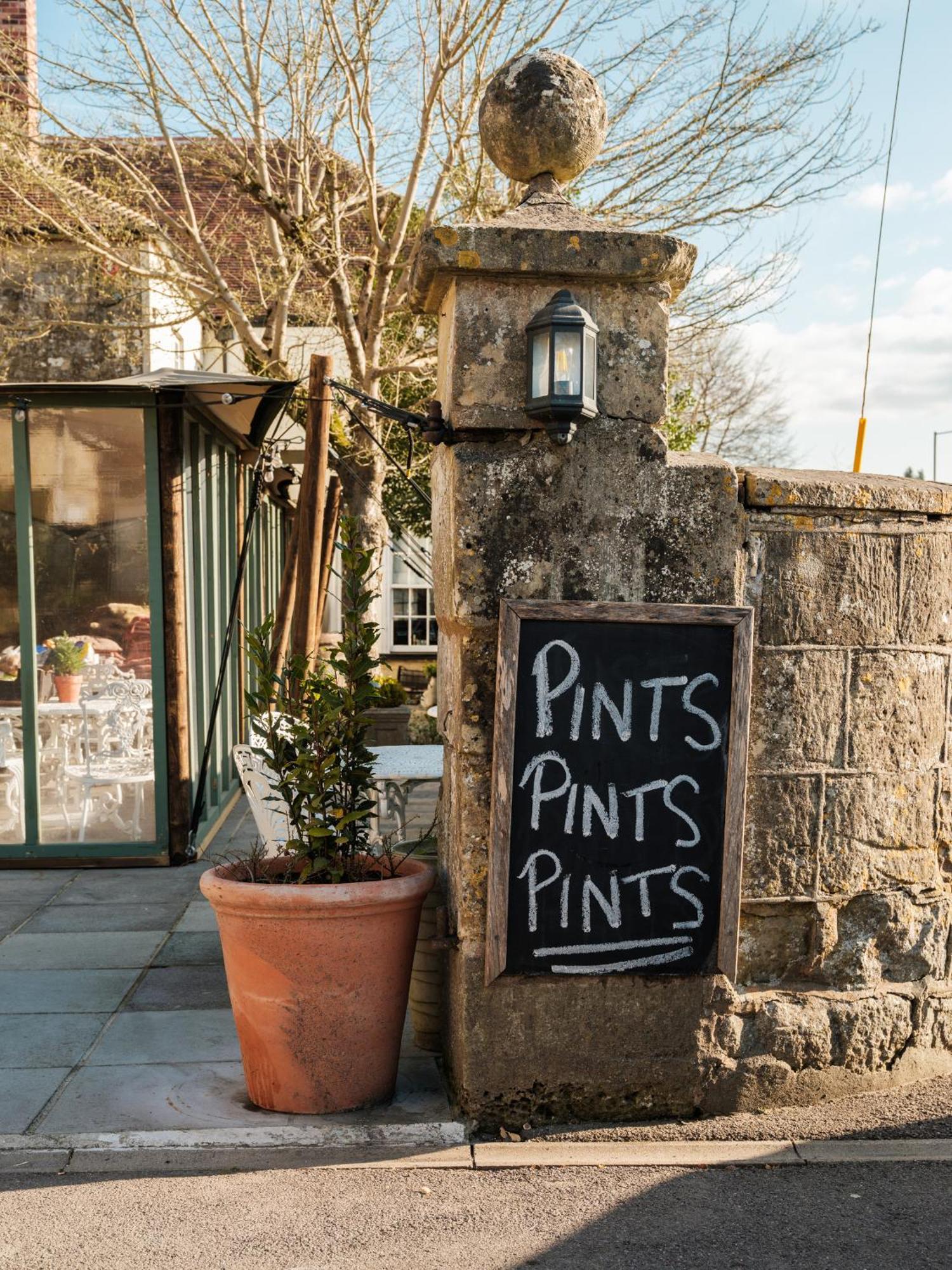 فندق The Grosvenor Arms Hindon المظهر الخارجي الصورة